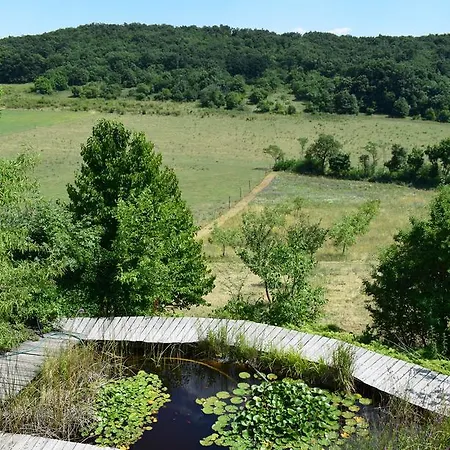 Tik Hegyi Haz بيت للعطل