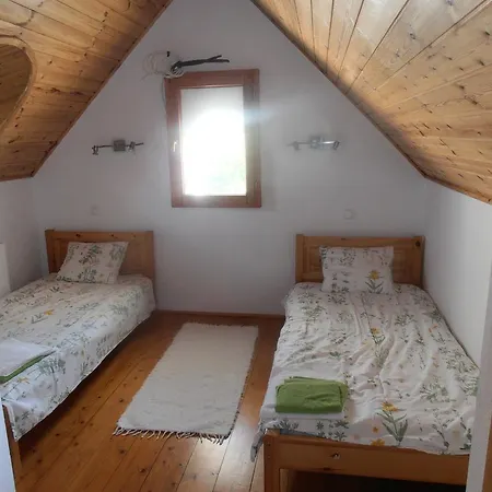 Tik Hegyi Haz Monoszlo