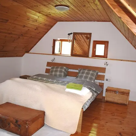 Tik Hegyi Haz بيت للعطل